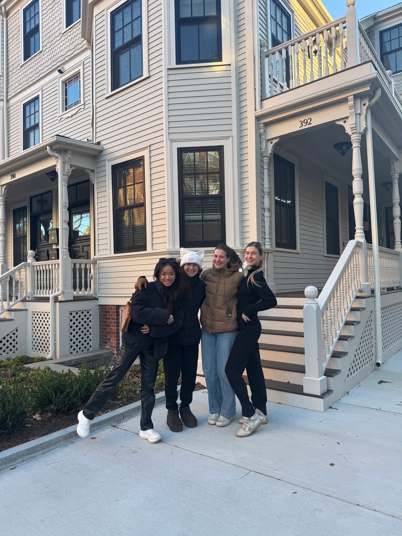 Women at WomenX Innovators event